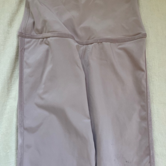 Nike women’s light pink-muave colored leggings - Picture 3 of 6